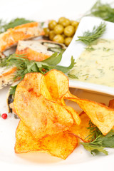 fish roll with sauce and potato chips