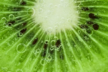  kiwi met bubbels © kubais