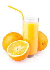 Orange juice and slices of orange