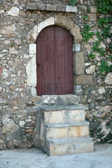 Fototapeta na wymiar Tor eines Gebäudes in Chania, Kreta