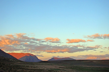 Crépuscule sur le plateau de la Tarkeddit, Atlas (Maroc)