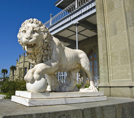 Sculpture of lion near Vorontcovskiy palace, Crimea
