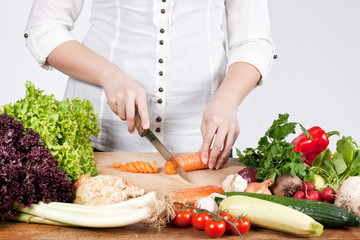 chopping vegetable