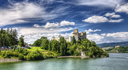 Fototapeta na wymiar Średniowieczny zamek Dunajec w Polsce