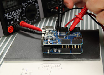 testing an electronic circuit