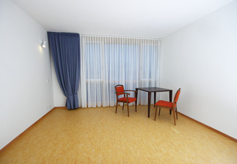 großer Raum ohne Möbel