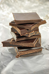 TORRE DI CIOCCOLATO AMARO