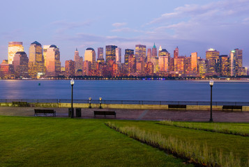 Fototapeta premium New York City at dusk