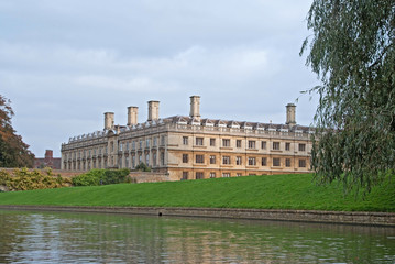 Fototapeta na wymiar Clare college and river Cam (Cambridge, UK)
