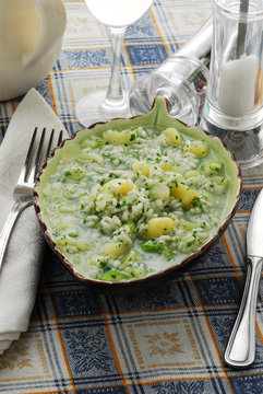 Sopa de arroz y papas