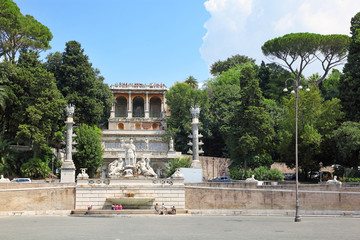 Fototapeta na wymiar Piazza del Popolo, stage at which water flows from