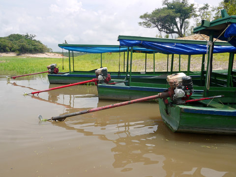 Boote im Amazonas