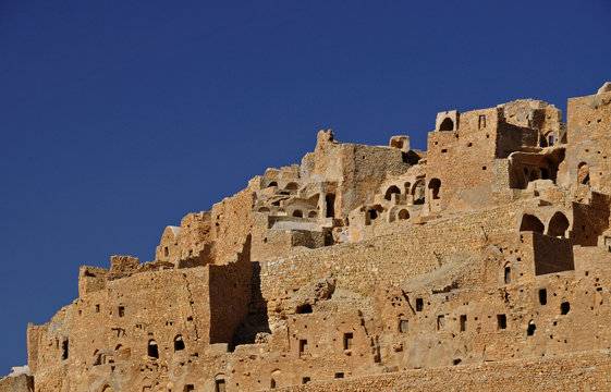 Ruine d'une cit&eacute; troglodyte - Chenini -  Sud Tunisie