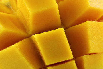 dés de mangue mûre