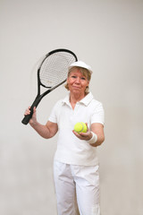 Frau beim Tennis 12