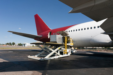 Loading cargo plane