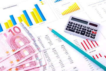 Financial Analysis with charts and european currency