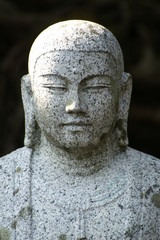 Fototapeta na wymiar Pole jizo Budda Budda z przodu