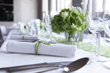 tischdekoration bei einer hochzeitsfeier