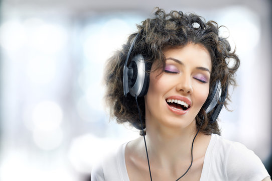 girl with headphones