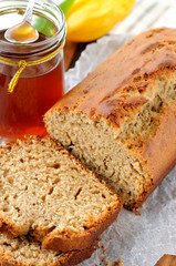 Rye bread with banana and honey