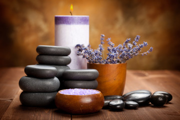 Obraz na płótnie Canvas Spa treatment - lavender spa and aromatherapy