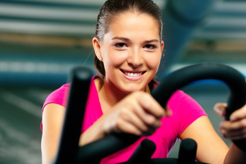 Spinning im Fitnessstudio