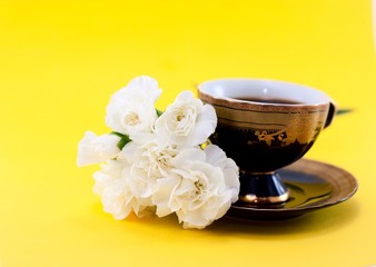 Cloves and a cup of coffee