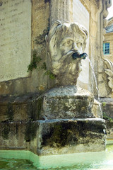 Brunnenfigur mit Fontäne
