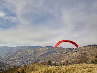 DECOLLAGE EN PARAPENTE