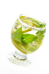herbal green tea with fresh mint and lemon