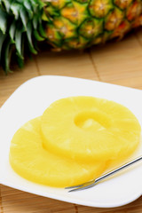 canned food of the pineapple