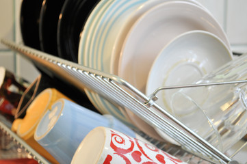 Fototapeta na wymiar the clean dishes on the rack