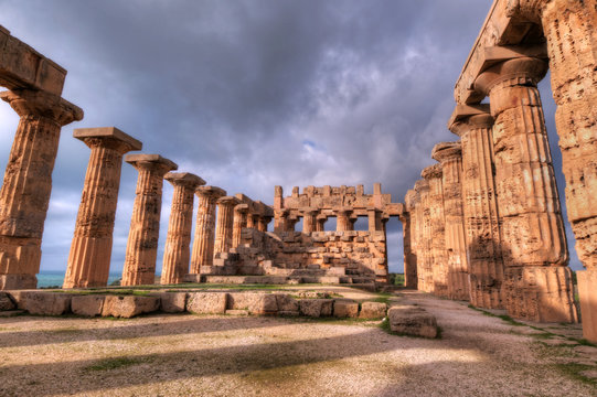 HDR image of the Selinunte temples 06