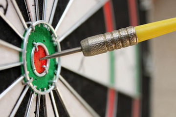 Arrow dart