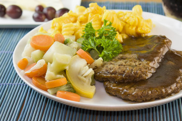 salisbury steak with vegetables