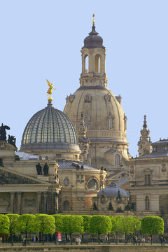 dresden frauenkirche mit br&uuml;hlscher terrasse