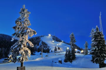 Deurstickers Grouse Mountain night ski scenery © Lijuan Guo