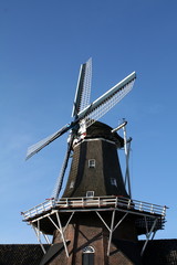 Oil and corn mill in Roderwolde in the Neterlands © Maria Douwma