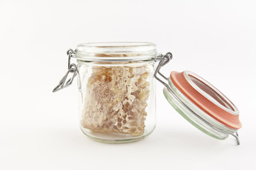 miel en pot en rayon