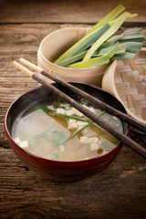 soup with tofu and seaweed-zuppa tofu e alghe