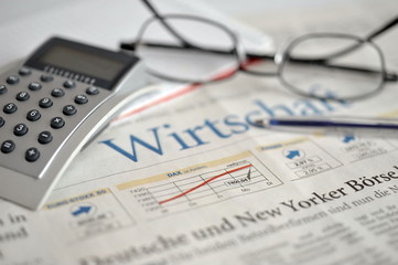 Wirtschaftsnachrichten und Börsenachrichten in der Zeitung