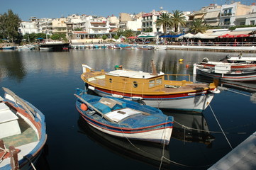 Fototapeta na wymiar Łód¼ w Agios Nikolaos