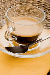 Caffè Espresso su tovagliolo giallo