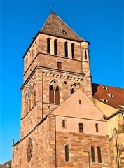 Fototapeta na wymiar Tour de l'Église Saint-Thomas de Strasbourg - Thomaskirche