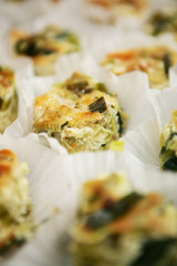 büffet bei hochzeitsfeier,antipasti,fingerfood,quiche