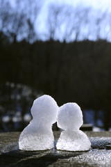 小さな雪だるま　２つ