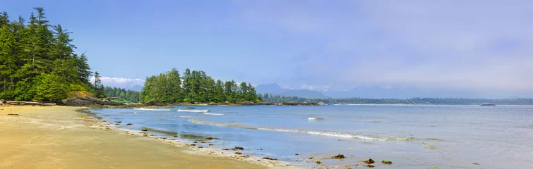 Fototapeten Coast of Pacific ocean, Vancouver Island, Canada © Elenathewise