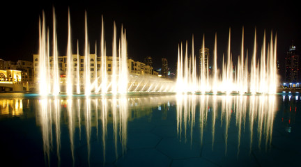 Fototapeta na wymiar Fountain Dubai