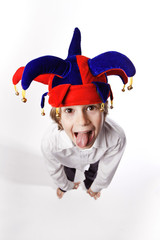 fou folie jeune enfant grimace bouffon guignol carnaval fête d